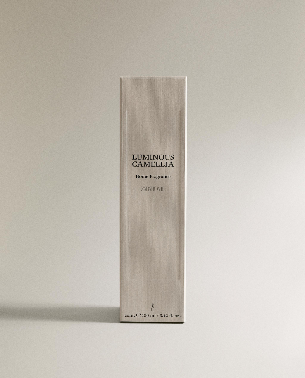 Zara Home Аромадиффузор Luminous Camellia 190 мл, тростниковые палочки микадо, аромат цветочный, Розовый