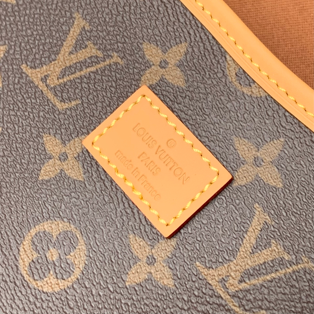 Louis Vuitton Saumur