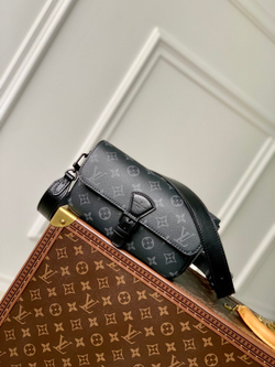 Louis Vuitton Montsouris Wearable Wallet