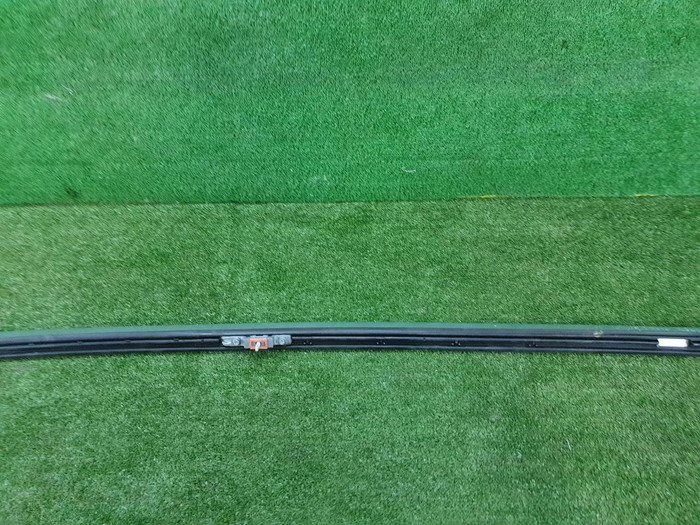 Рейлинг правый Mercedes E S213 (2016-2023)