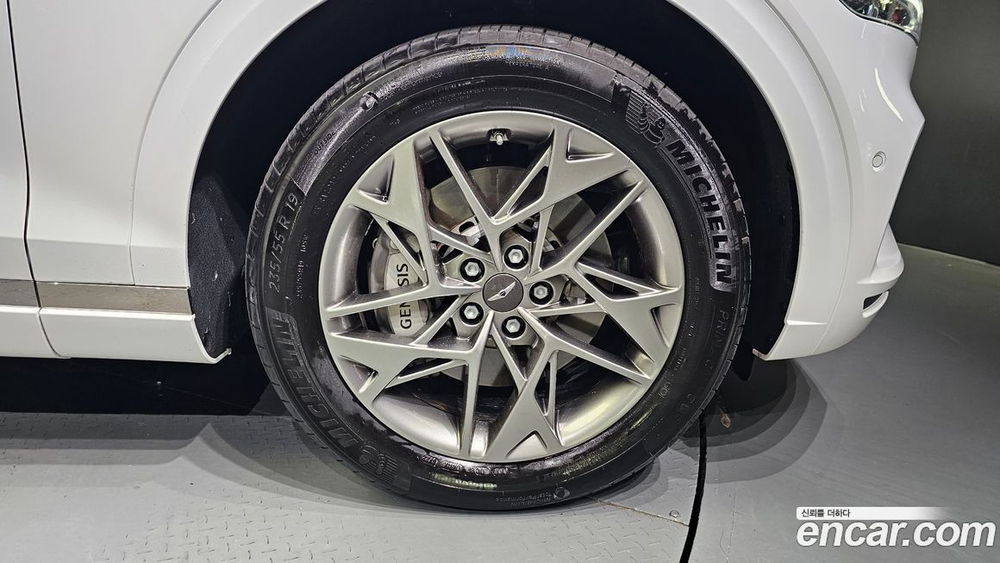 Genesis GV70 2.5T Бензин 2WD (05.2022)