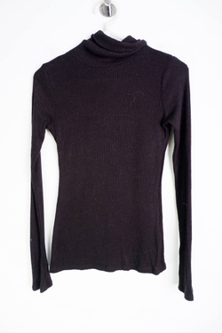 Водолазка Yana Lukacher практичная, визуально на 42 размер