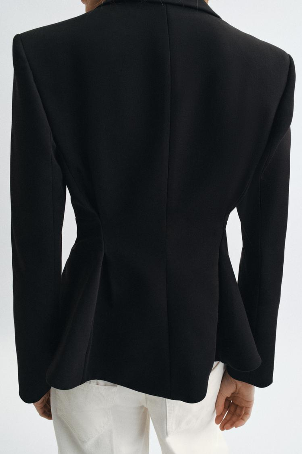 ZARA БЛЕЙЗЕР ИЗ РЕЛЬЕФНОЙ ТКАНИ С БАСКОЙ — ZW COLLECTION, ЧЕРНЫЙ