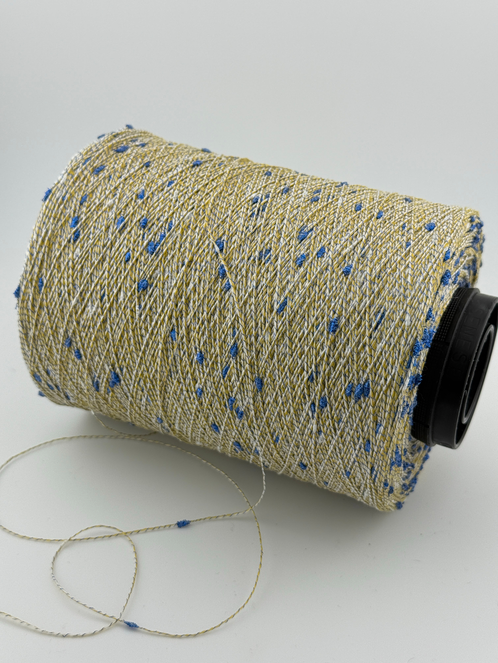 Luxury Production by Ri.Go FRIZZANTINO 75% вискоза 5% pa 20% pm 480 м/100 гр