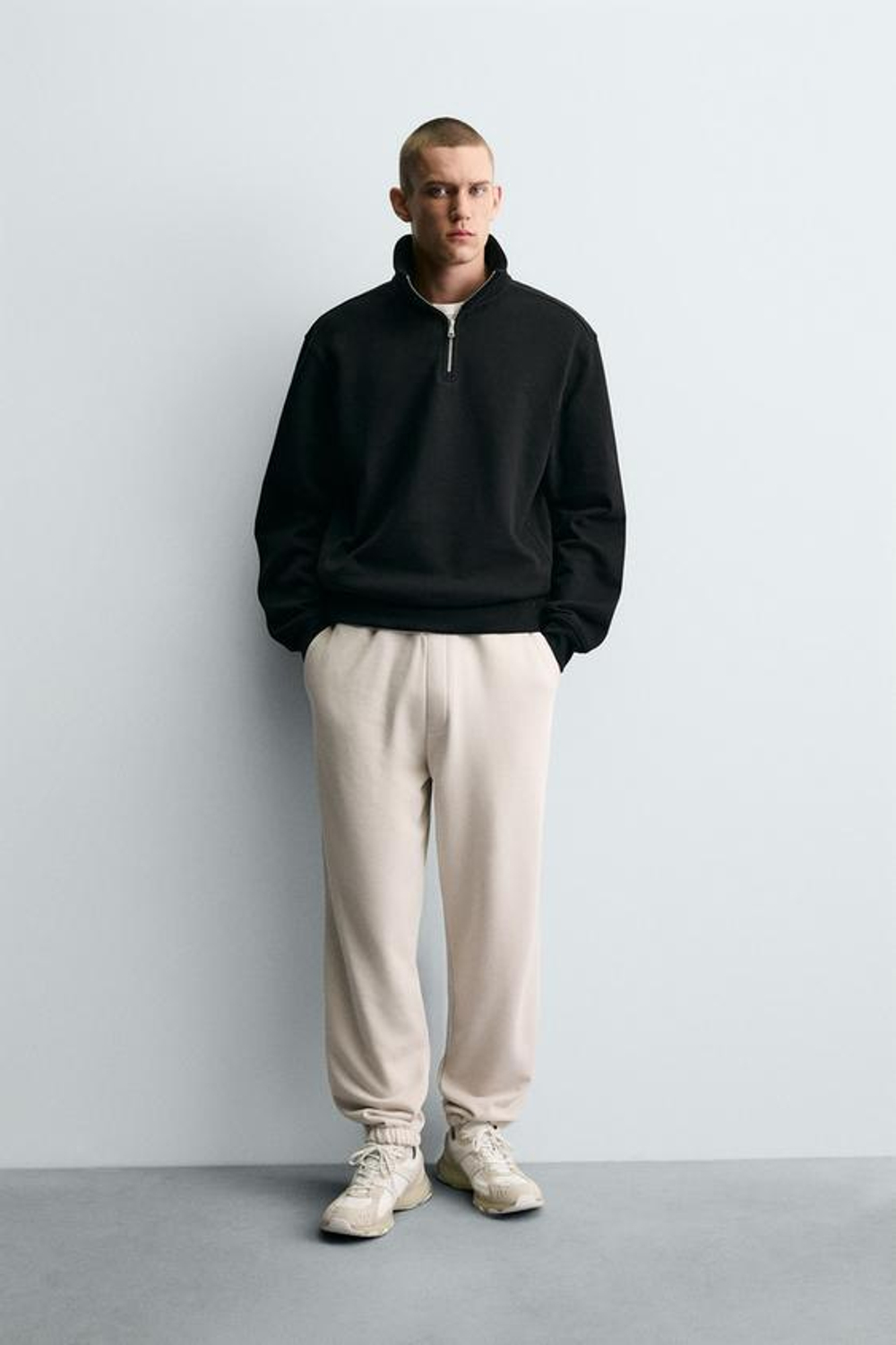 ZARA БАЗОВЫЕ БРЮКИ-ДЖОГГЕРЫ, СВЕТЛО-БЕЖЕВЫЙ