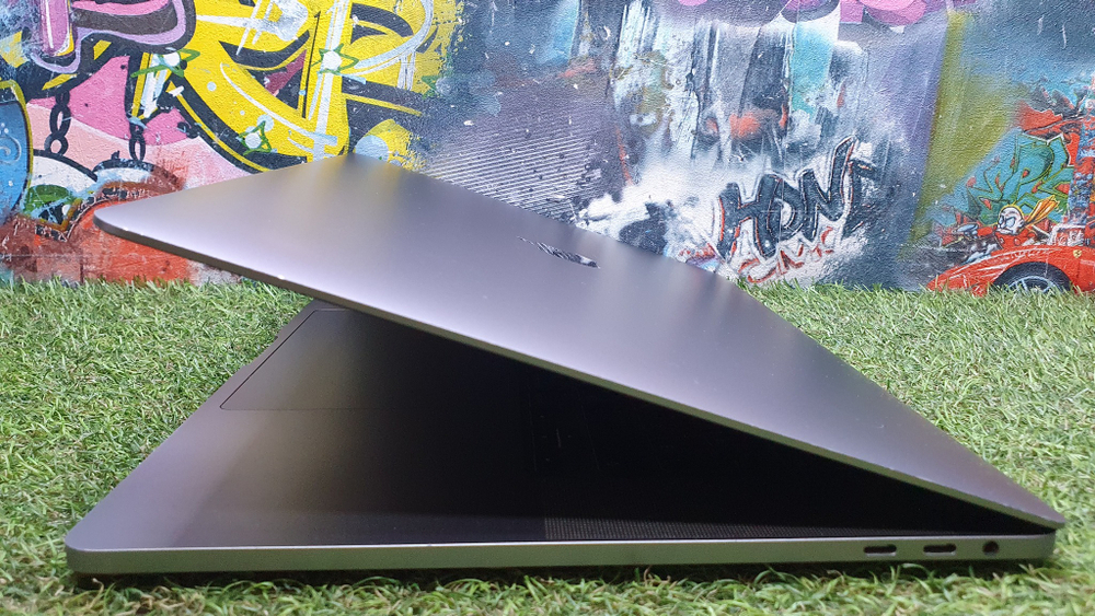 MacBook Pro 16 2019, i7 A2141