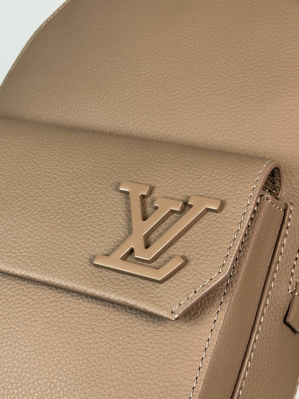 Сумка-слинг Louis Vuitton, арт. 475156243