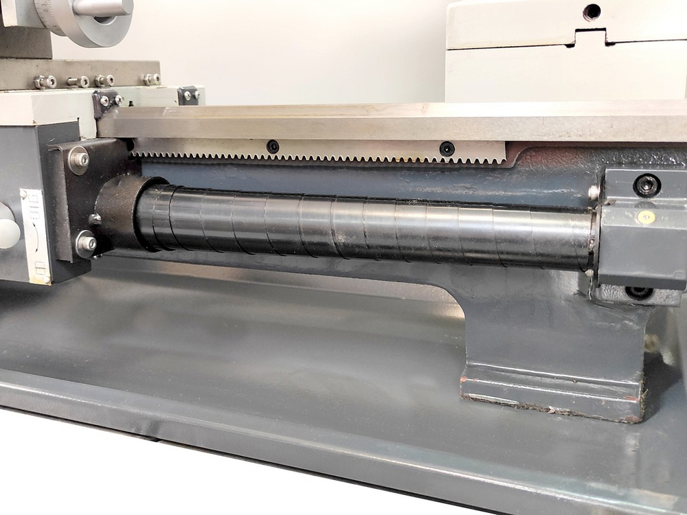 Токарный станок по металлу MetalMaster MML 1830V