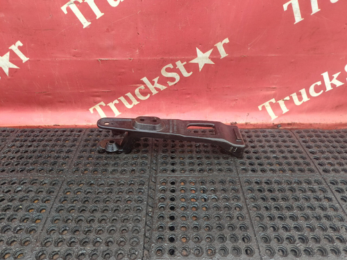 Кронштейн замка кабины 2023г