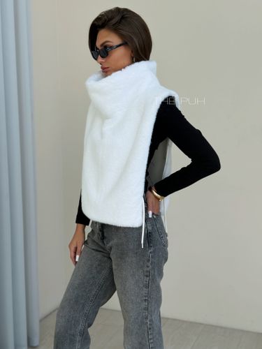 Белая манишка из эко-меха с завязками