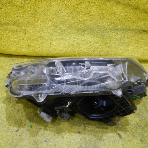 Фара левая Toyota Rav 4 CA40 (2015-2019) LED