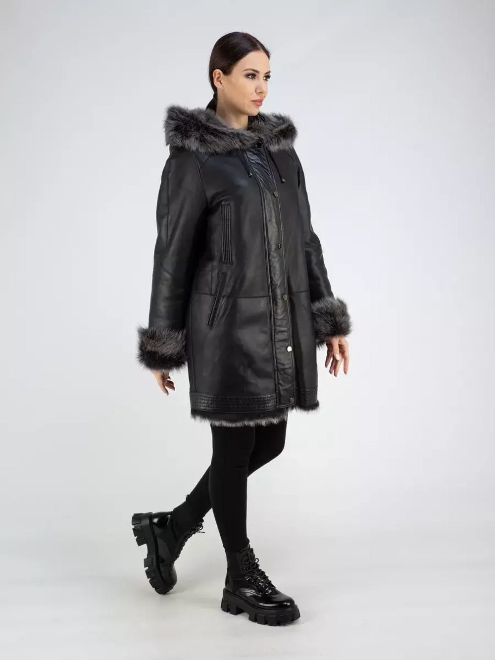 Дубленка зимняя с капюшоном натуральная оверсайз