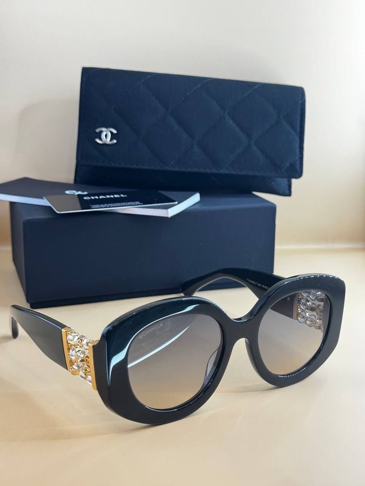 Солнцезащитные очки CHANEL
