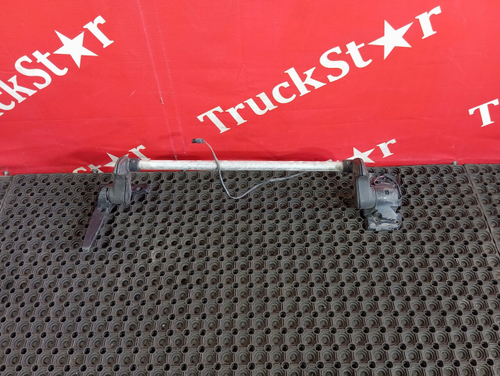 Кронштейн зеркала левого