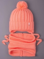 Шапка для девочки со снудом на осень