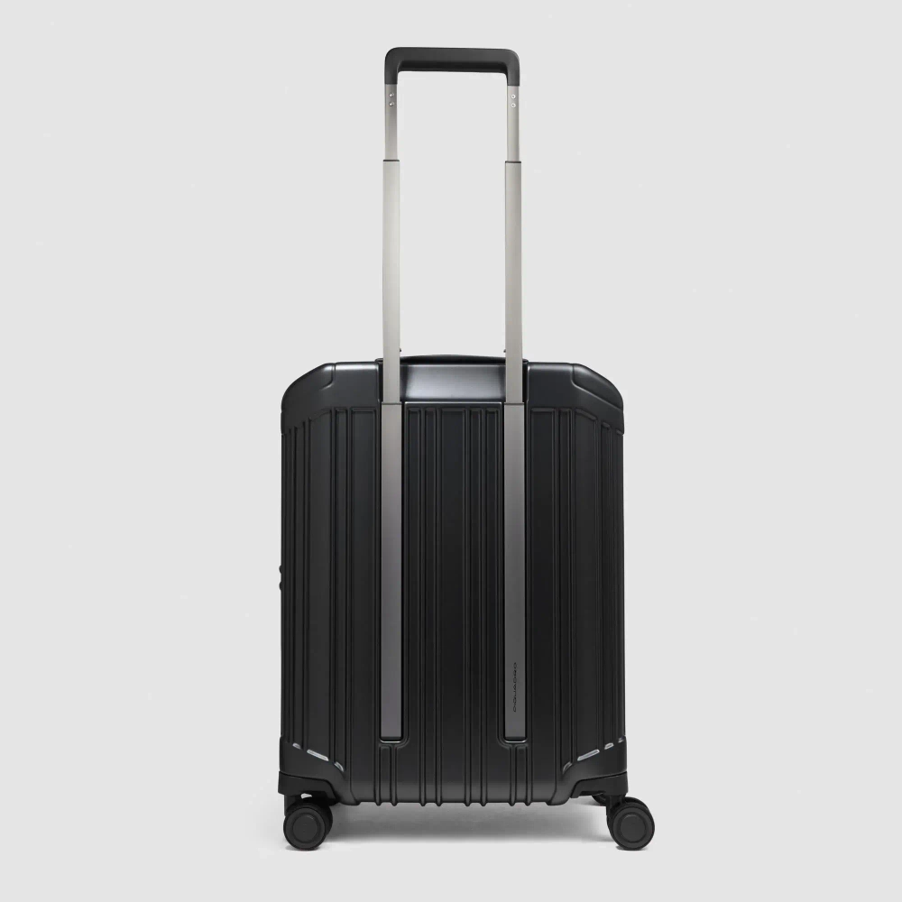 Чемодан ручная кладь с отделением для ноутбука Piquadro/ Nero opaco