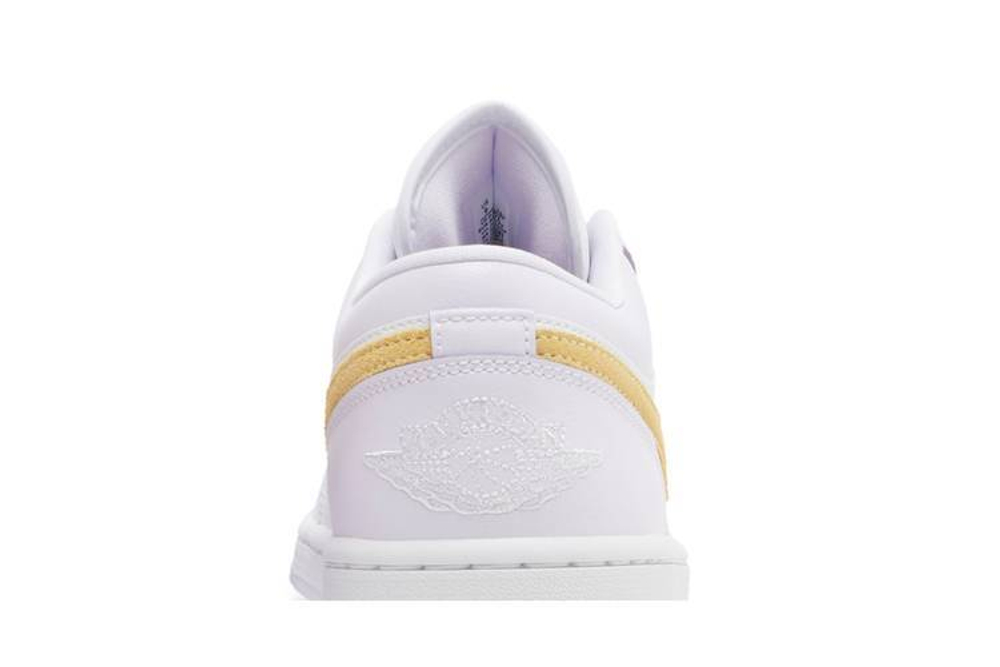 Кроссовки Jordan Air Jordan 1 Low Wmns "Barely Grape" (Женская размерная сетка)