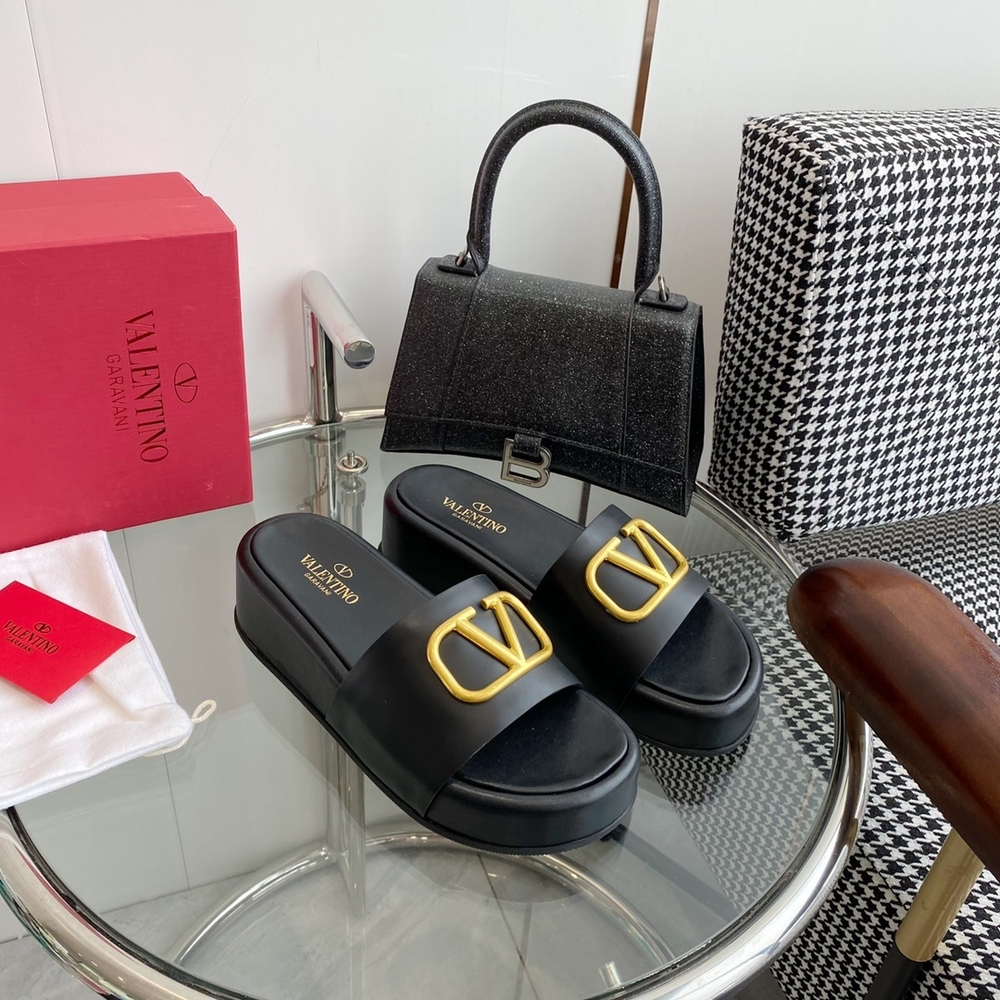 Valentino Vlogo Slide Sandal