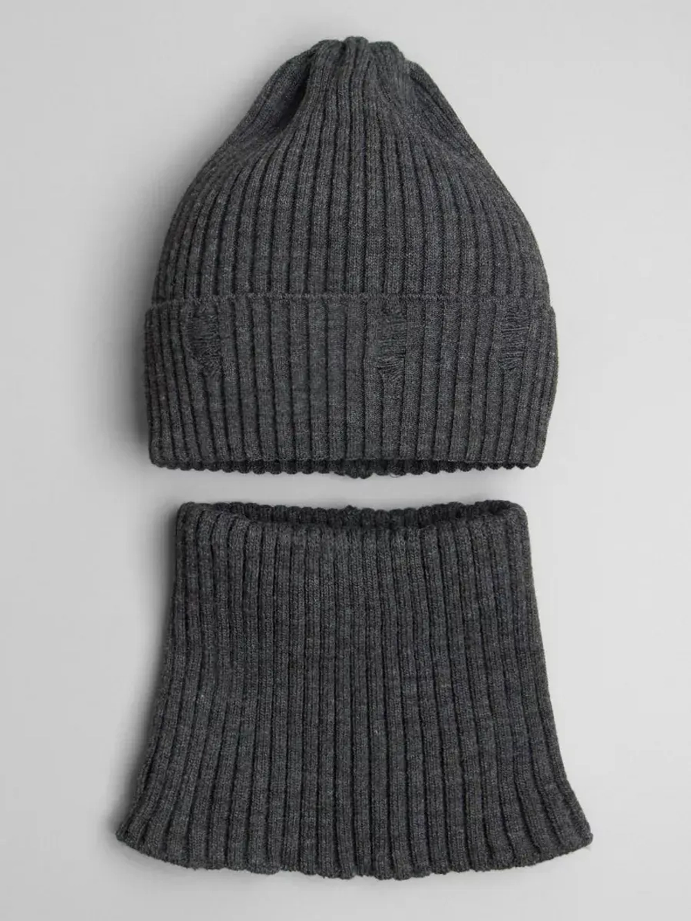 Шапка для мальчика со снудом осенняя