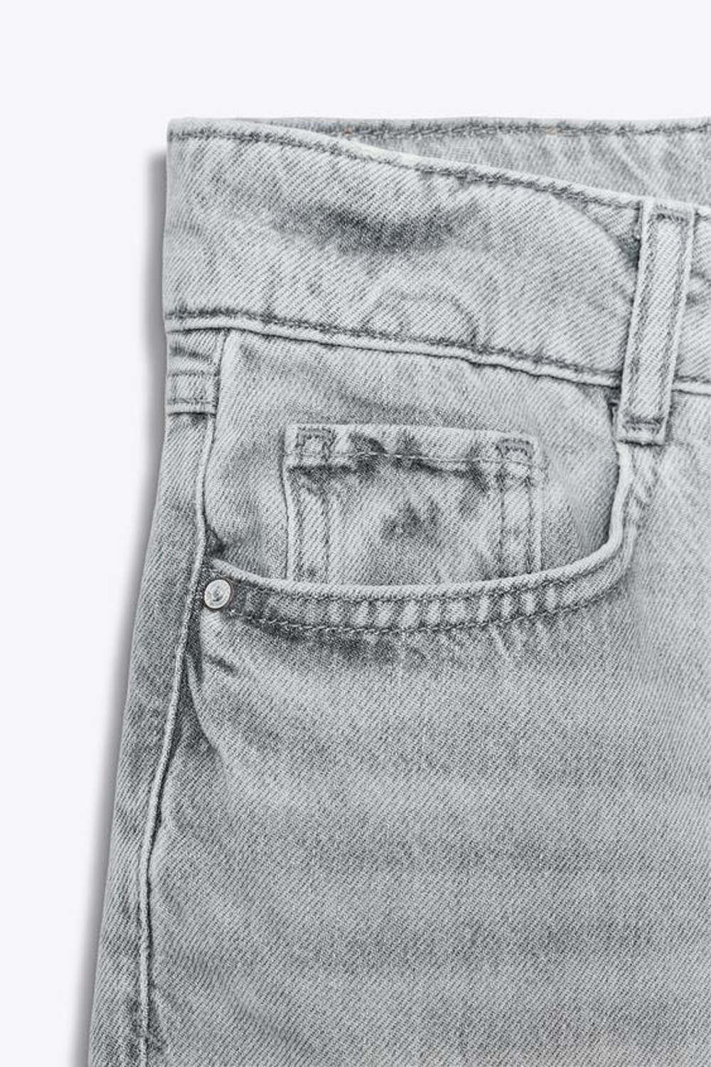 ZARA ДЖИНСЫ Z1975 STRAIGHT С ВЫСОКОЙ ПОСАДКОЙ И ПЕРЕКРЕЩЕННОЙ ТАЛИЕЙ, СВЕТЛО-СЕРЫЙ