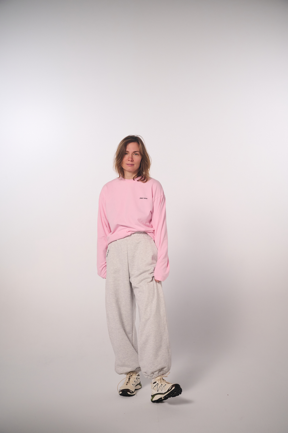 Брюки-бананы из светло-серого футера меланж, без начеса