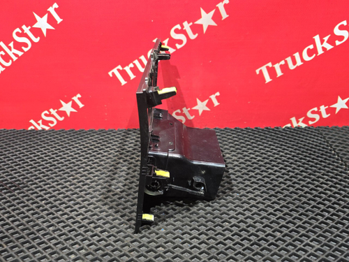 Дефлектор воздушный правый 2023 г