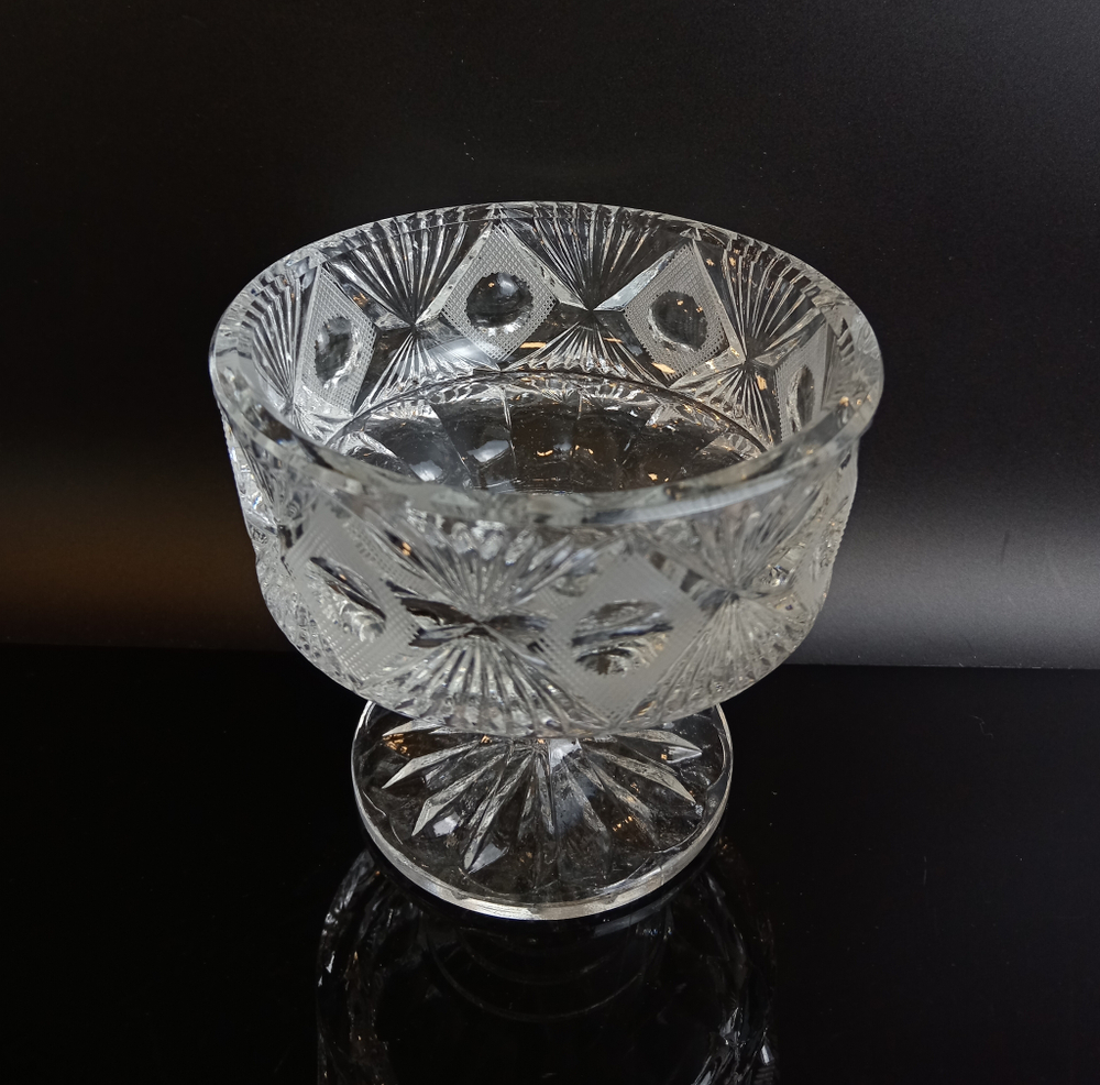 Ваза конфетница на ножке хрустальная алмазная грань, СССР, 1970-1990 гг