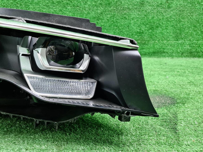 Битая Фара правая BMW 3er G20 (2018-2022) LED