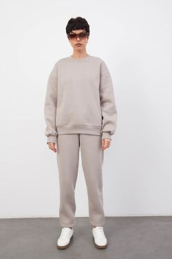 Утепленный свитшот цвета туман