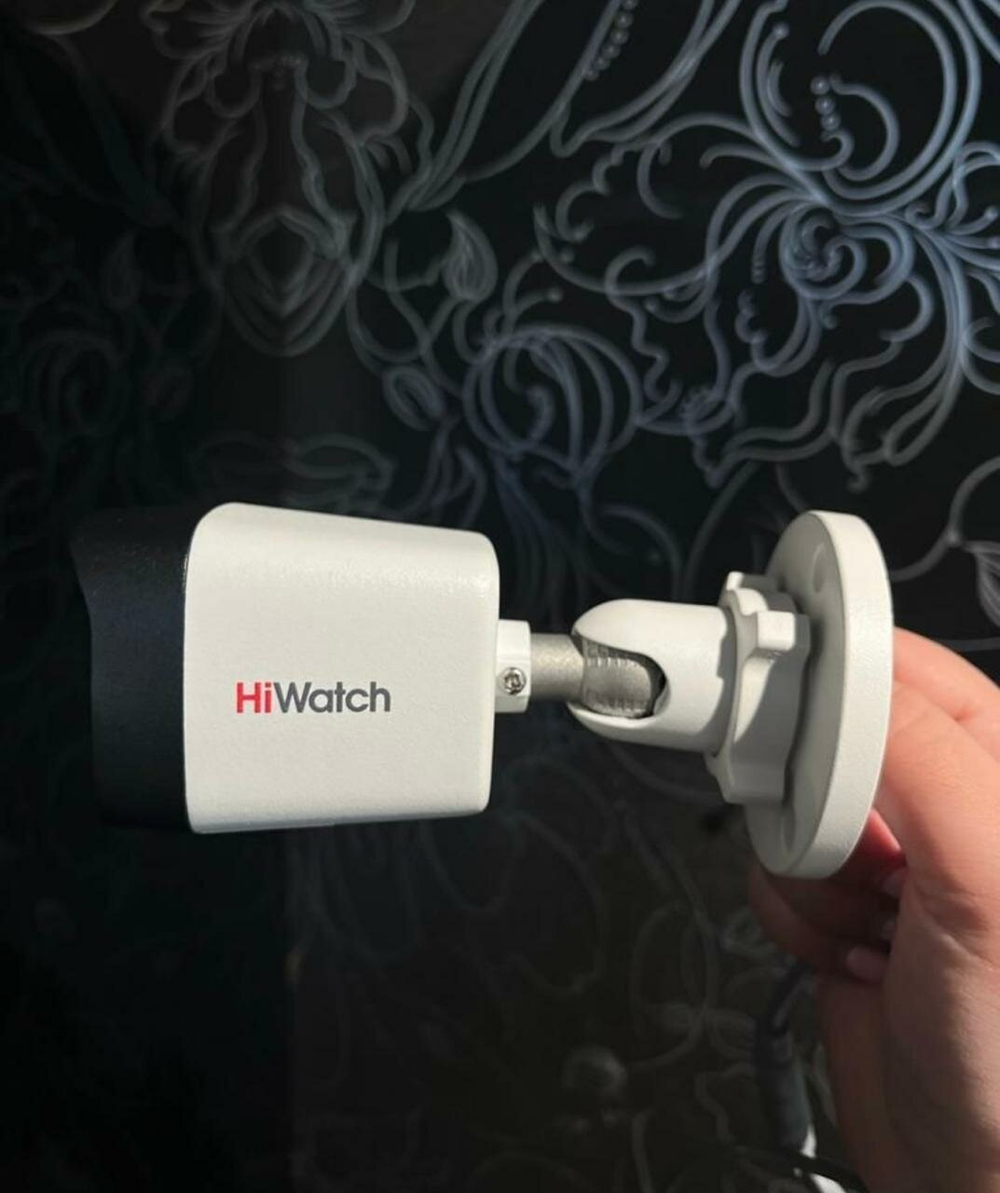 Hiwatch DS-T500A(B) 3К (5 Мп 16:9) уличная цилиндрическая HD-TVI камера с гибридной подсветкой EXIR/LED до 30/20 м и встроенным микрофоном (AoC).