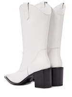 Женские кожаные белые казаки