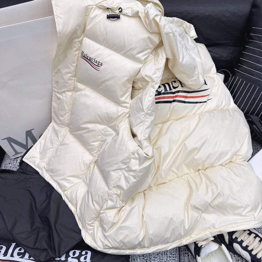 Безрукавка Balenciaga