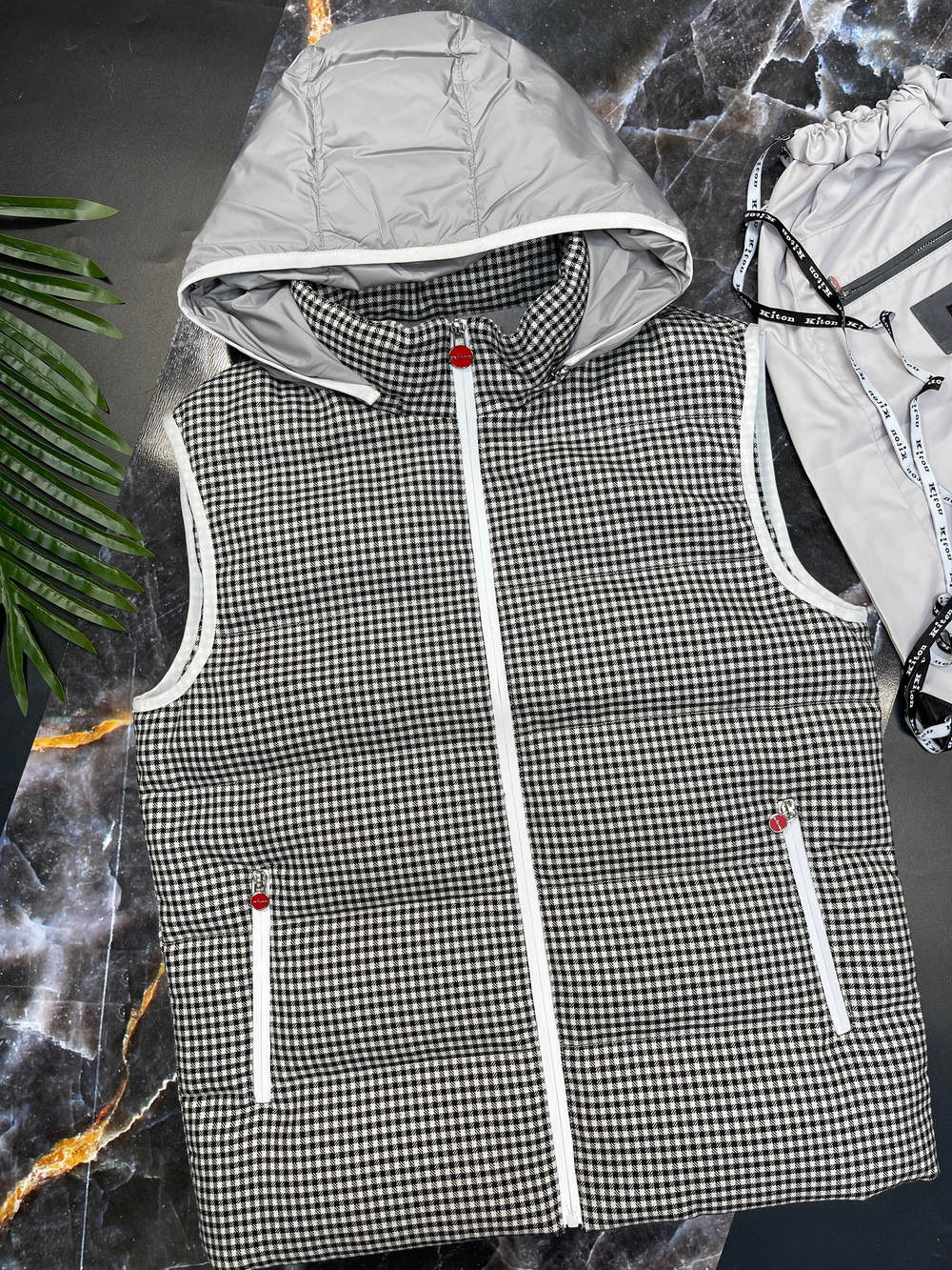 Безрукавка Kiton