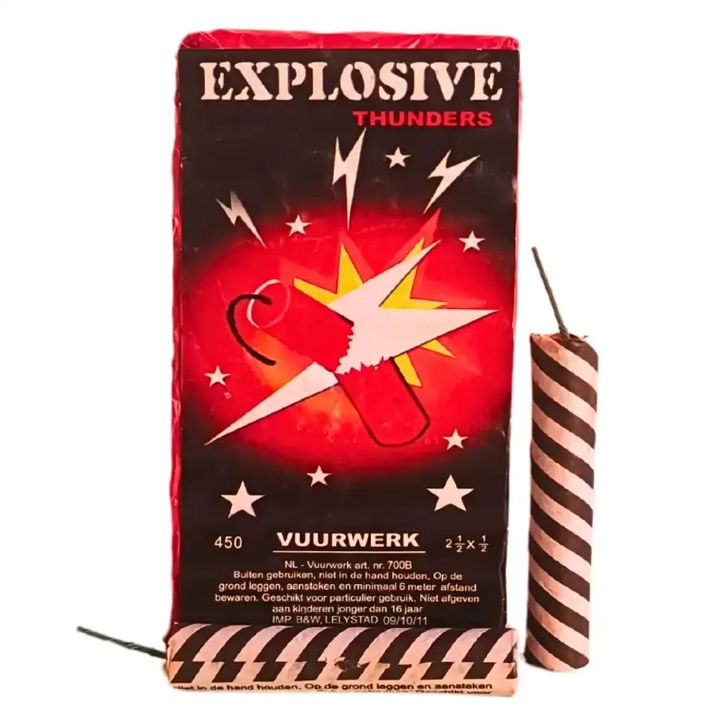 700B Explosive Thunders: Петарды Корсар 2 (двадцатки) с фитильным поджигом от Winda, 10 шт. в пачке, арт. 700B