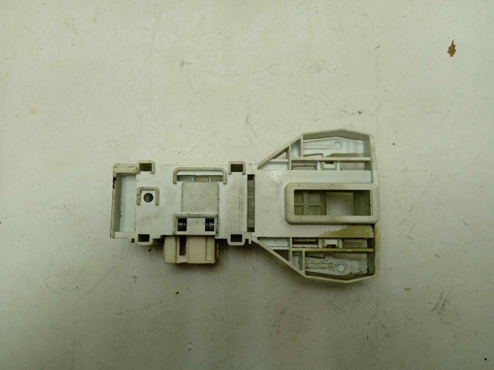 BWUA51051 кт181 Блокировка люка для стиральной машины Indesit BWUA51051 б/у