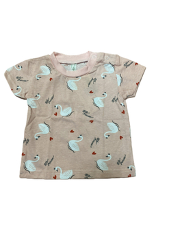 Футболка на девочку из кулирки (100% хлопок) на кнопках на плече на рост 68 см