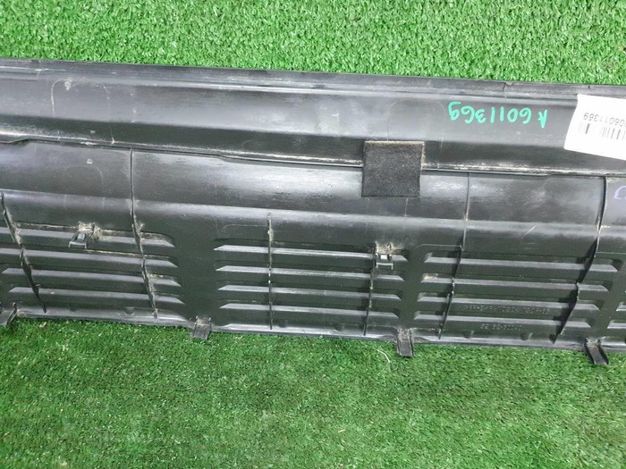 Накладка заднего бампера Toyota Land Cruiser 200 (2007-2021)