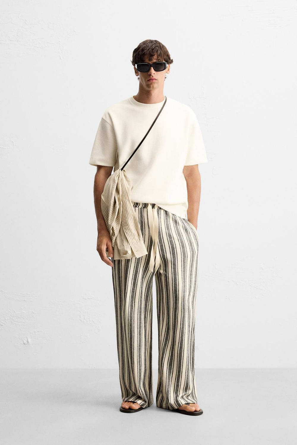 ZARA ТОЛСТОВКА ИЗ ТКАНИ С УЗОРОМ, ЖЕЛТОВАТО-БЕЛЫЙ