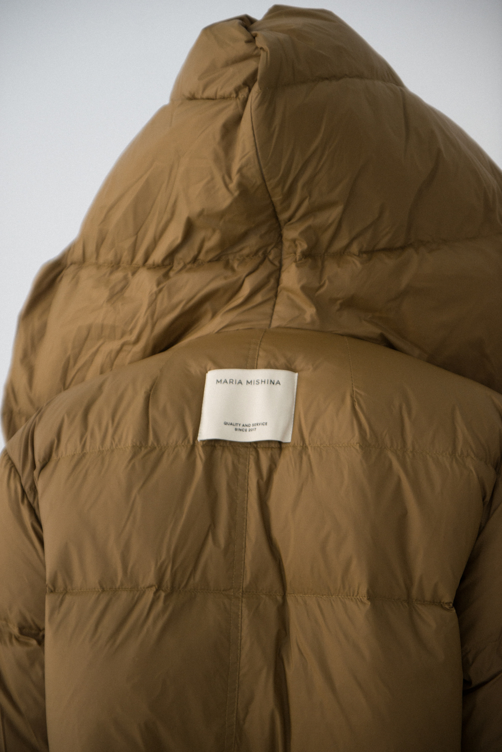 Пуховик с капюшоном YARMIN