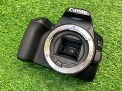 Canon 250D Kit 18-55mm IS STM 1.100 кадров