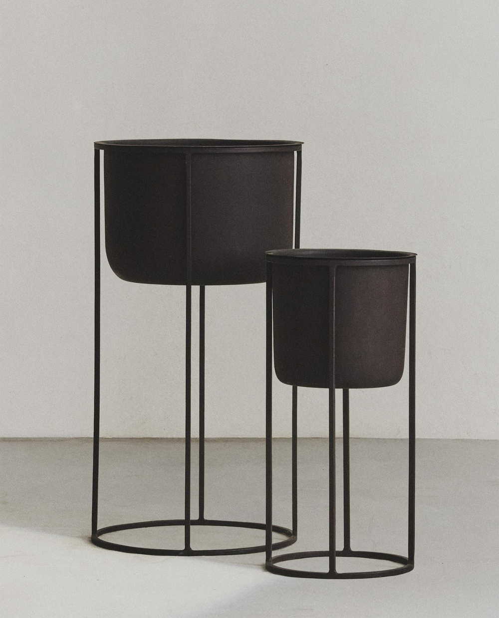 Zara Home Кашпо из металла, цвет чёрный, 45.5 см