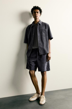 ZARA СТРУЯЩИЕСЯ ШОРТЫ RELAXED FIT, МОРСКОЙ СИНИЙ