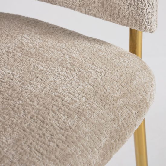 Стул Konnie из бежевой синели со стальными ножками и золотой отделкой La Forma Испания