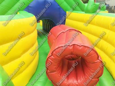 Надувная полоса препятствий "Мощный лабиринт" размер 15*8*6 м