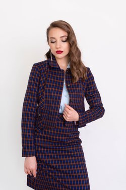 Жакет в темно-синюю клетку  из вискозы