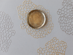 Салфетка подстановочная Chilewiсh Pressed Sea Lace Brass 100546-001