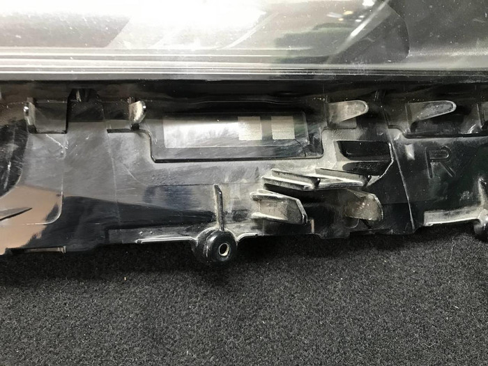 Стекло фары правое Lexus NX 1 (2017-2021)