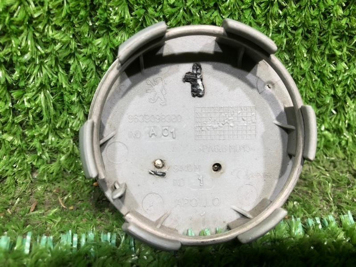 Колпачок литого диска Peugeot 408 (2012-2022)