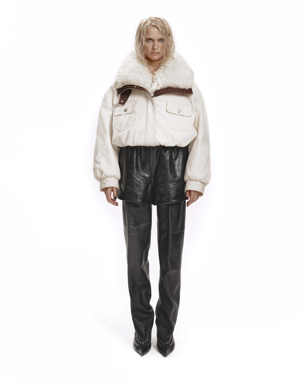 Куртка - бомбер с воротником из овчины