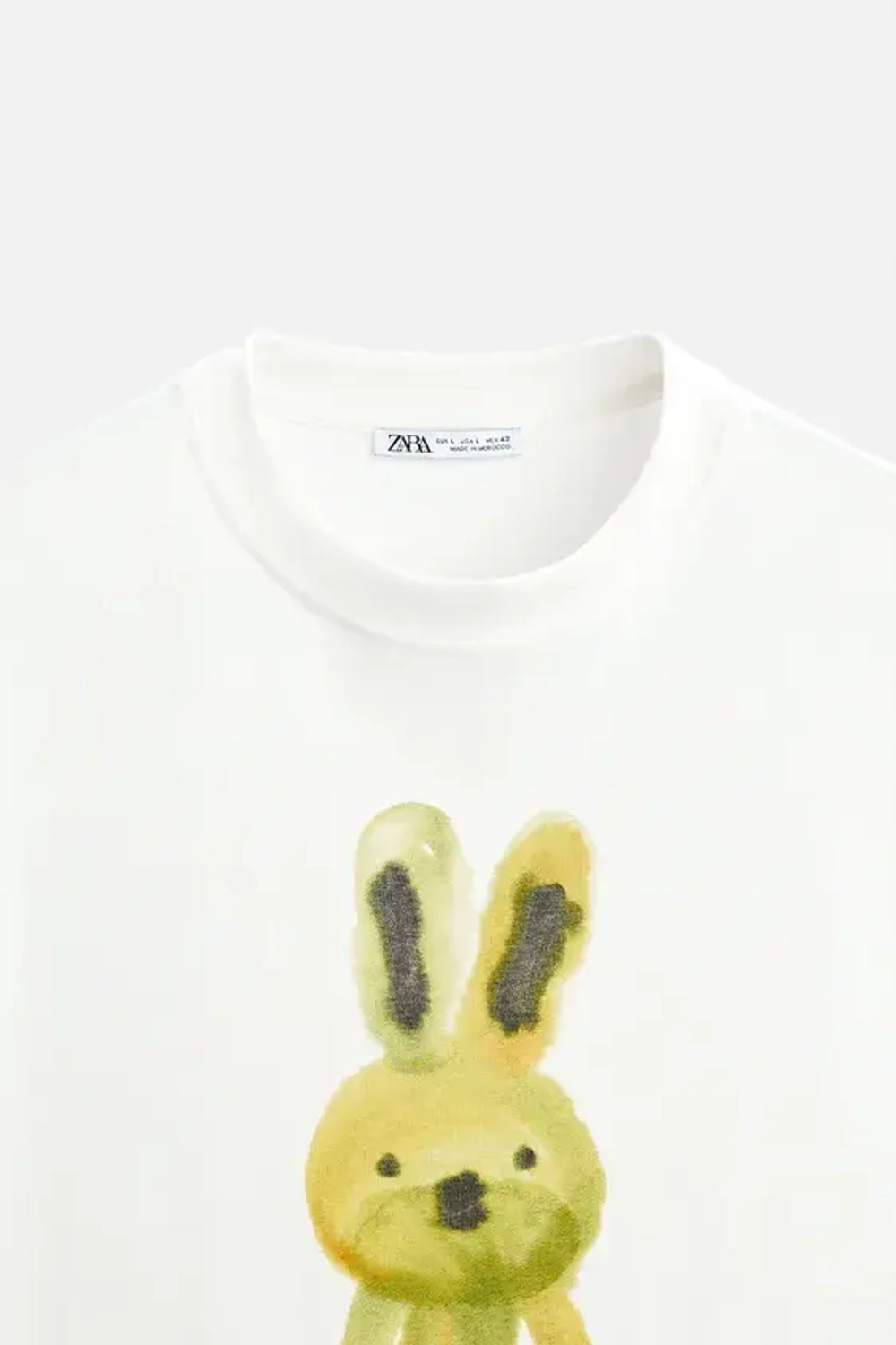 ZARA ФУТБОЛКА С КОНТРАСТНЫМ ПРИНТОМ, ЖЕЛТОВАТО-БЕЛЫЙ